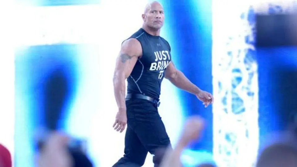 The Rock regresa a la WWE y es ovacionado en Florida