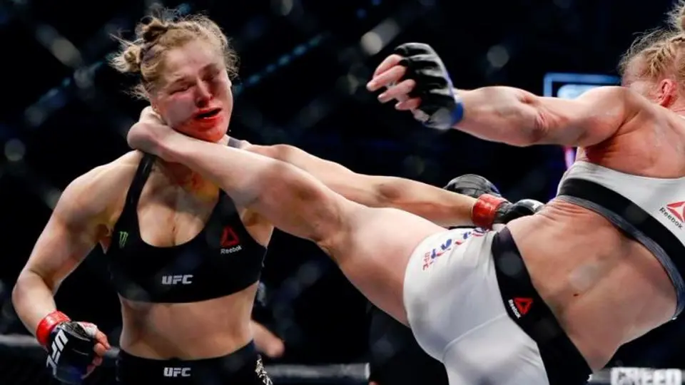 Rousey, trasladada al hospital tras derrota