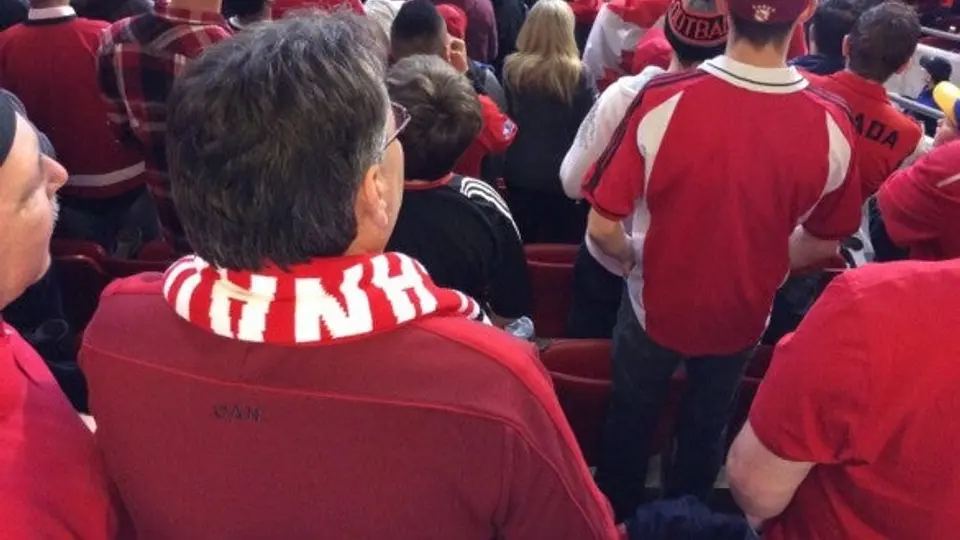 Canadienses responden al grito de "Eeeeeh....pu..."