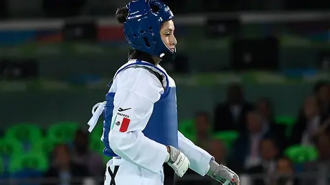 Manjarrez y Navarro caen, pero se mantienen por bronce
