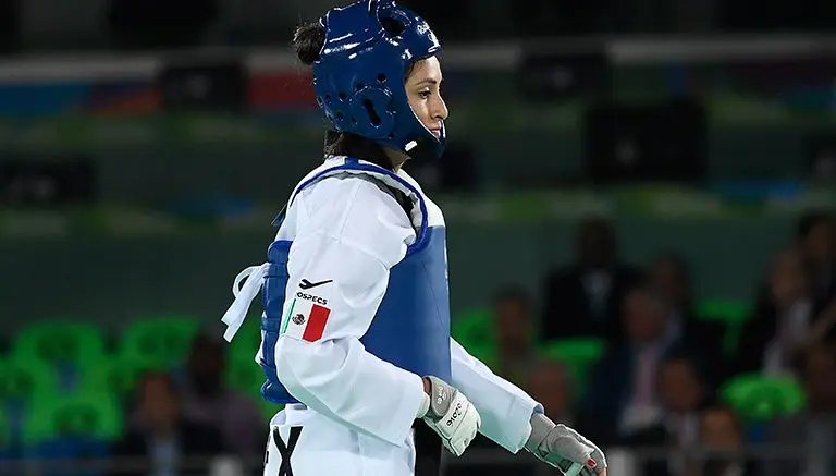 Manjarrez y Navarro caen, pero se mantienen por bronce
