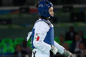 Manjarrez y Navarro caen, pero se mantienen por bronce