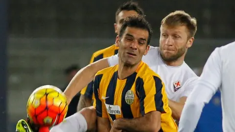 Rafa Márquez sale lesionado en encuentro con Hellas Verona