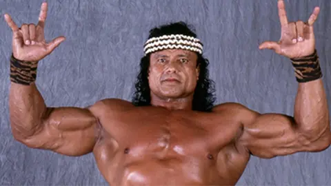 Acusan de homicidio a Jimmy Snuka, miembro del Salón de la Fama de WWE