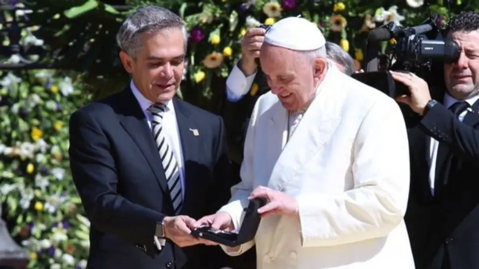 Papa Francisco recibe las llaves de la Ciudad de México