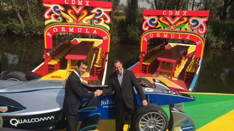 Presentan Formula E en trajineras de Xochimilco
