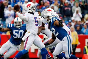 Tyrod Taylor comanda victoria de Bills sobre Potros