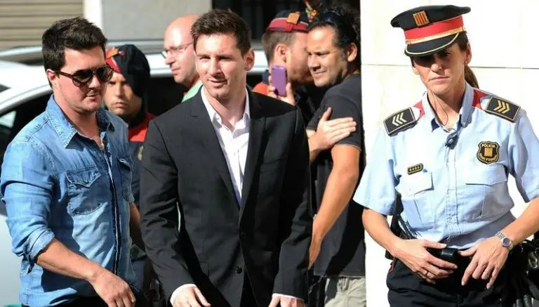 Hermano de Messi, evita juicio por posesión ilegal de arma