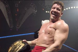 Recordando a Eddie Guerrero, a 10 años de su muerte
