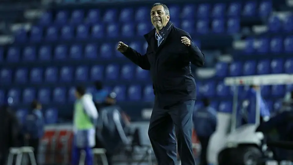 Tomás Boy bailó en respuesta a críticas a Cruz Azul