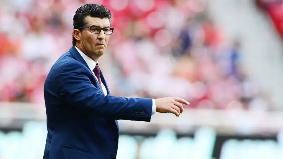 Chepo queda oficialmente fuera de Chivas