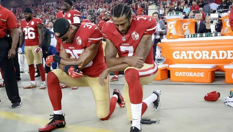 Político de EU acusa a Kaepernick de simpatizar con ISIS