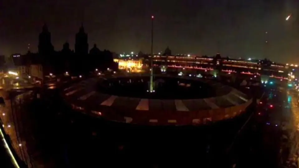 Meteorito atraviesa cielo poblano