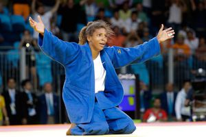 Atletas brasileños responden a críticas con campaña