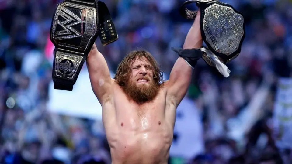 Luchadores que han dejado vacante el título de la WWE por lesión