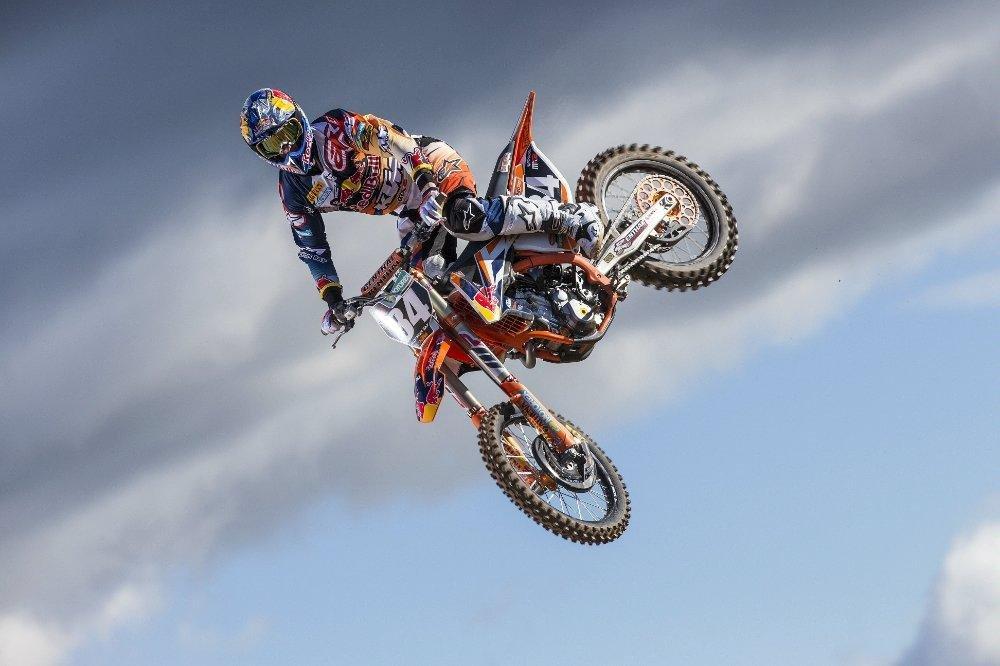 RED BULL