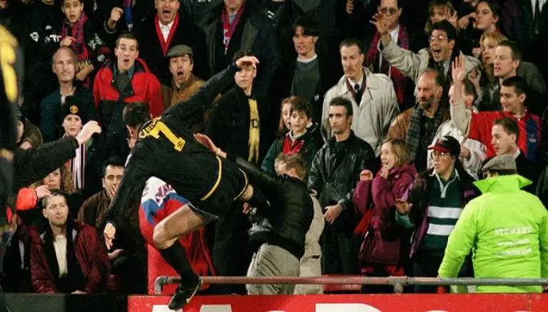 'Debería haberle pegado más duro al aficionado': Cantona