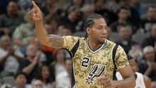 Kawhi Leonard, lesionado en victoria de Spurs contra el Heat