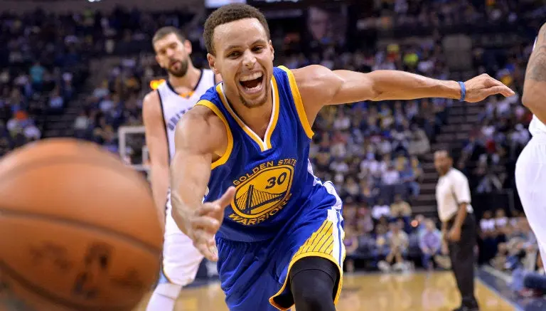 Warriors, con paso perfecto en inicio de campaña