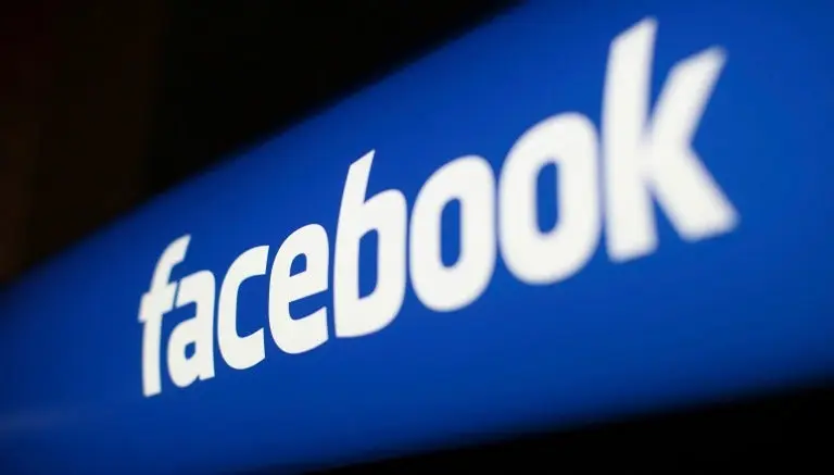 Facebook confunde el 'Día de la Revolución'