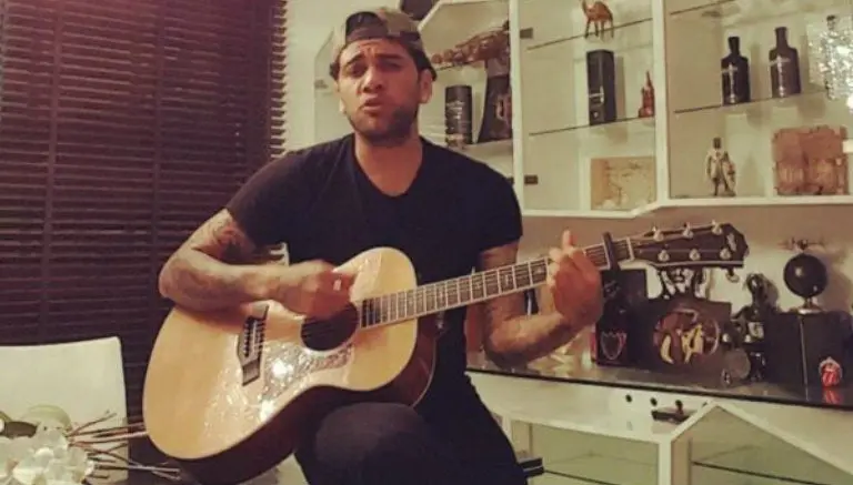 Dani Alves da serenata a través de Instagram