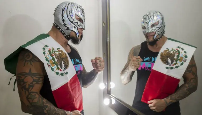 Rey Misterio quiere la cabellera de Johnny Mundo