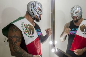 Rey Misterio quiere la cabellera de Johnny Mundo