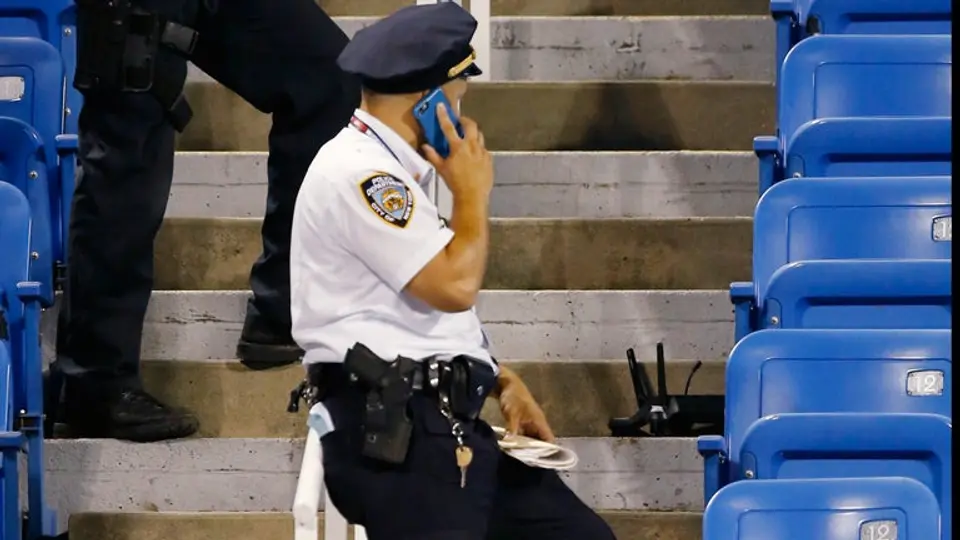 Profesor, detenido por estrellar dron en US Open