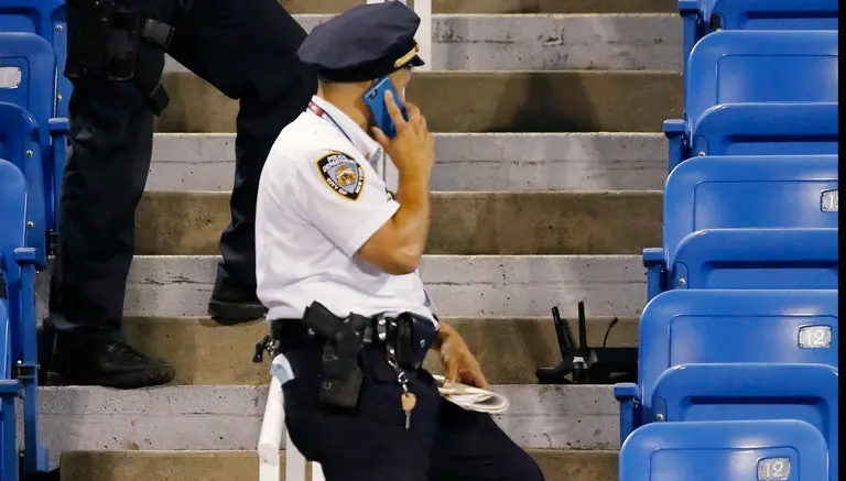 Profesor, detenido por estrellar dron en US Open