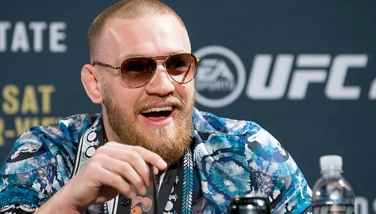 Conor McGregor con camisa similar a la del Chapo | ESPECIAL