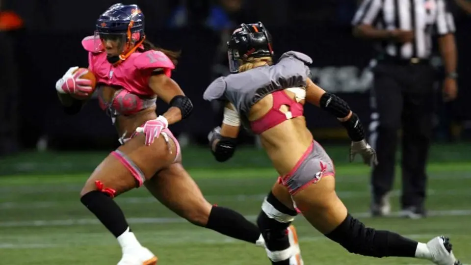 Mujeres en lencería 'encienden' al deporte