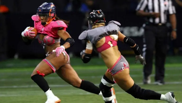 Mujeres en lencería 'encienden' al deporte