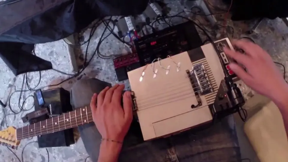 Crean guitarra a partir de un Nintendo NES