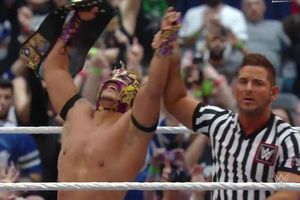 Kalisto retiene el título de EU en su debut en WM