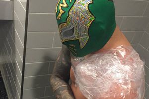 Sin Cara se disloca el hombro en Raw