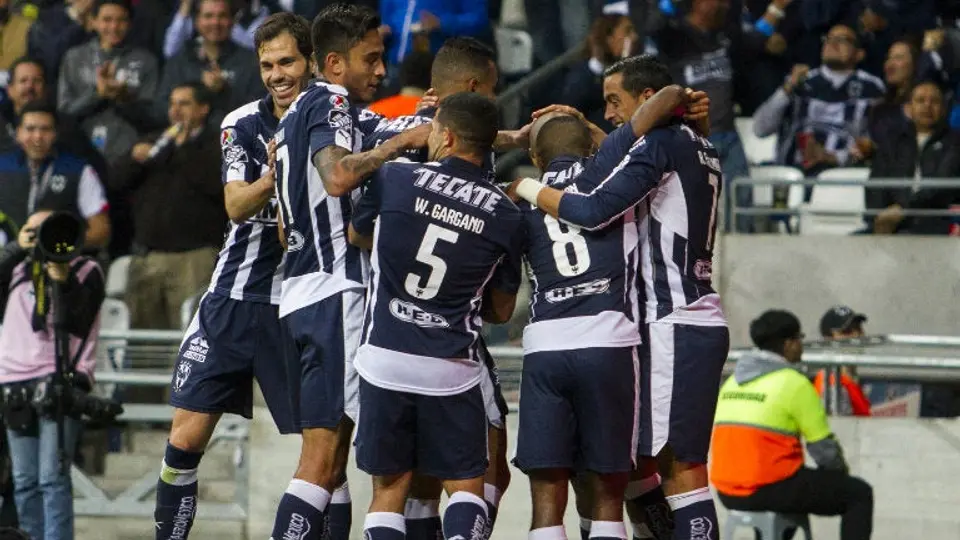 Monterrey vence a Atlas y mantiene paso perfecto