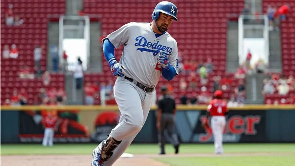 Titán González conecta tres jonrónes en juego con Los Dodgers