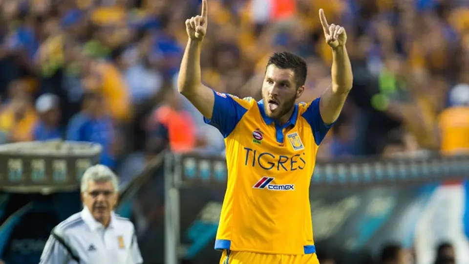 Gignac celebra 'libre y loko' el Año Nuevo