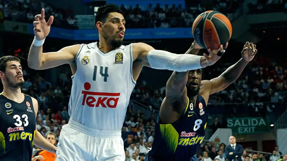 Ayón, orgulloso pese a caída contra Fenerbahce