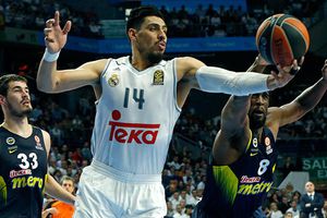 Ayón, orgulloso pese a caída contra Fenerbahce