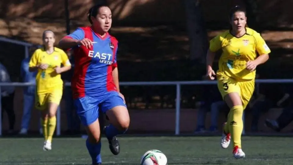 Charlyn Corral da partidazo y lleva a la victoria al Levante