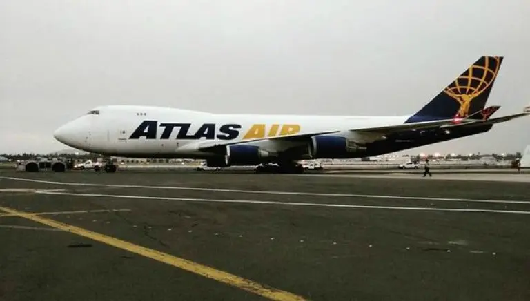 Aterriza en México primer avión con cargamento de F1