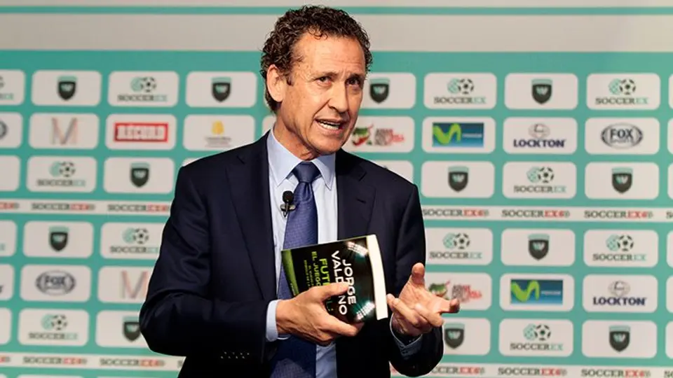 Valdano une razón y emoción en su nuevo libro