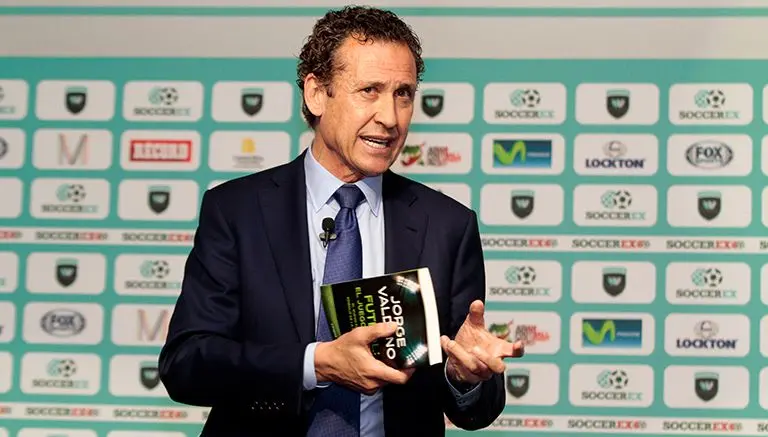Valdano une razón y emoción en su nuevo libro
