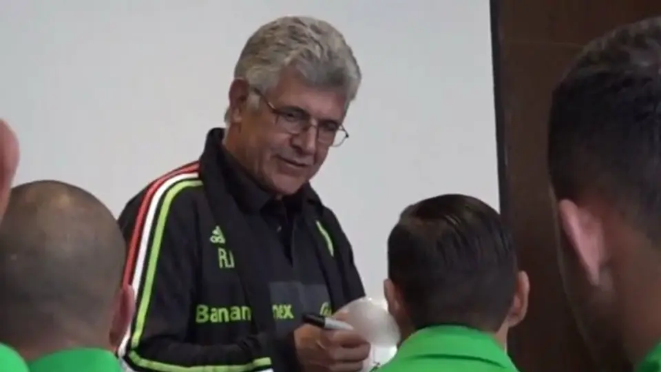 Jugadores del Tri reviven el 'muéransen o muéranse'