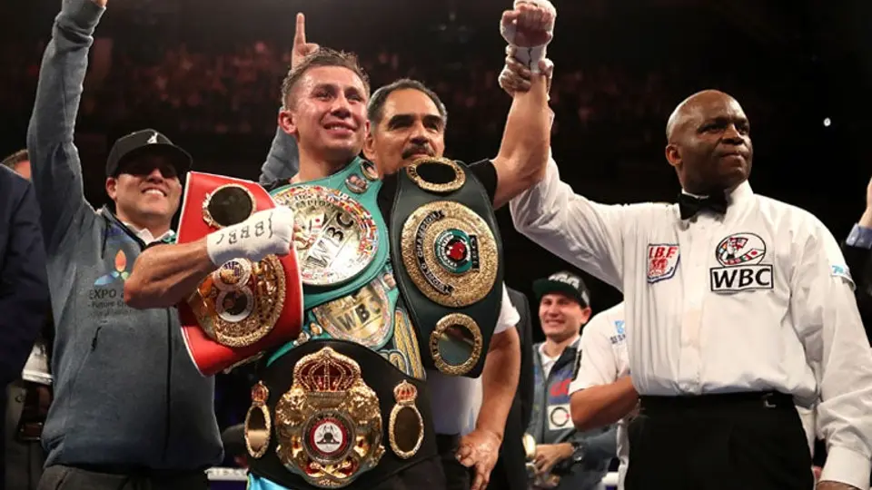 Gennady Golovkin vence a Brook y retiene sus títulos mundiales