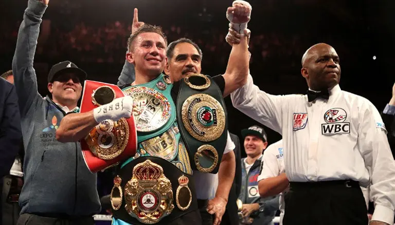 Gennady Golovkin vence a Brook y retiene sus títulos mundiales