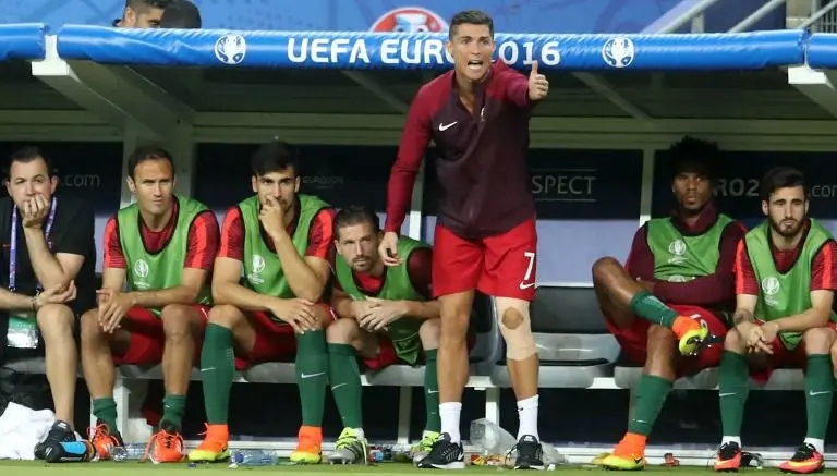 Nervios de CR7 por poco 'lesionan' a un compañero