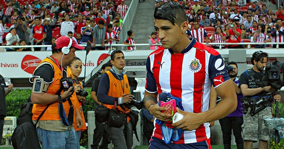 Alan Pulido debuta con Chivas en México | RÉCORD