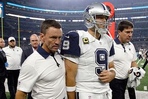 Tony Romo vuelve a abandonar por lesión